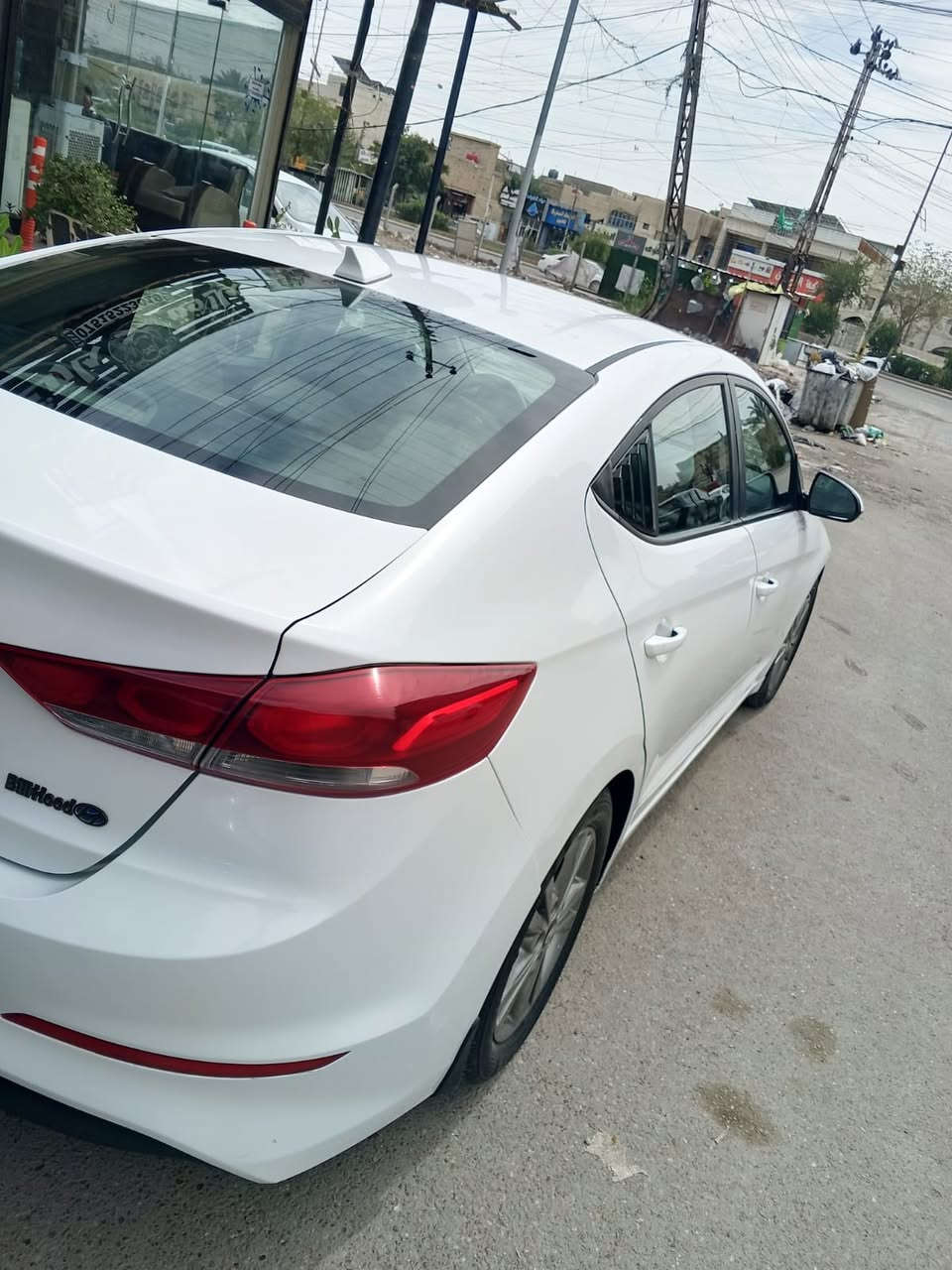 سلام وعليكم
النترا2018 وارد امريكي 
حادثها خشم البنيد موضح بصوره امامكم
نص فول 
السعر 115وبيها مجال بسيط مكاني حي الجهاد بغداد 
***********
