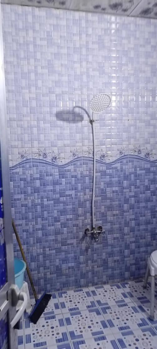 💎 بيت للبيع 💎
على الشارع 
🗺️#الموقع
 البصره كوت ثويني 
🔹قريب السايدين السياحي
🔸 طابو زراعي عراقي 
📝نسخه من الطابو + وكاله
⭕تتكاتب مع صاحب الارض مباشر

🔹المساحه 200M²

🌼يتكون من
2غرفتين
▫️ صاله 
▪️ديوان
🏺مطبخ 
🛞كراج
🌱حديقه
🚾صحيات(داخلي و خارجي)
السطح كونكريت مزفت وكامل

💸#السعر 140 مليون قابل للتفاوض
▫️▪️▫️▪️▫️▪️▫️▪️▫️▪️
💯كافه الخدمات متوفره
✔️البيت على الشارع
🌀ثالث بيت عن الشارع التبليط
⭕ موقع مميز  
▪️مدارس قريبه
▫️ماء حلو كهرباء اناره
▪️شوارع مبلطه
✔️باقي التفاصيل 🔑
***********
