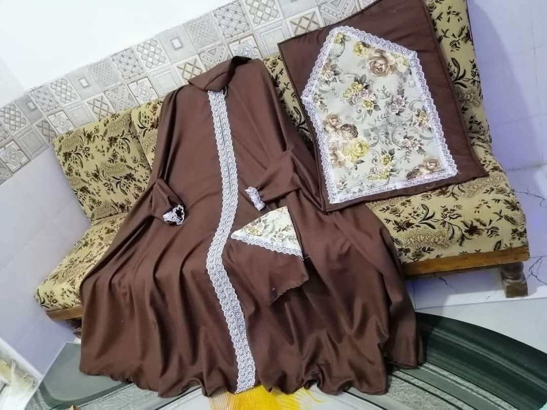 سيت صلاه متكون من جادر ومصلايه وحافظه قران وحافظه تربه نوع القماش همايون اماراتي 
الون حسب الطلب مده الحجز 4 ايام توصيل متوفر كل العراق تنفيذ حسب الطلب التردوه للحجز ‏‪***********‬‏
