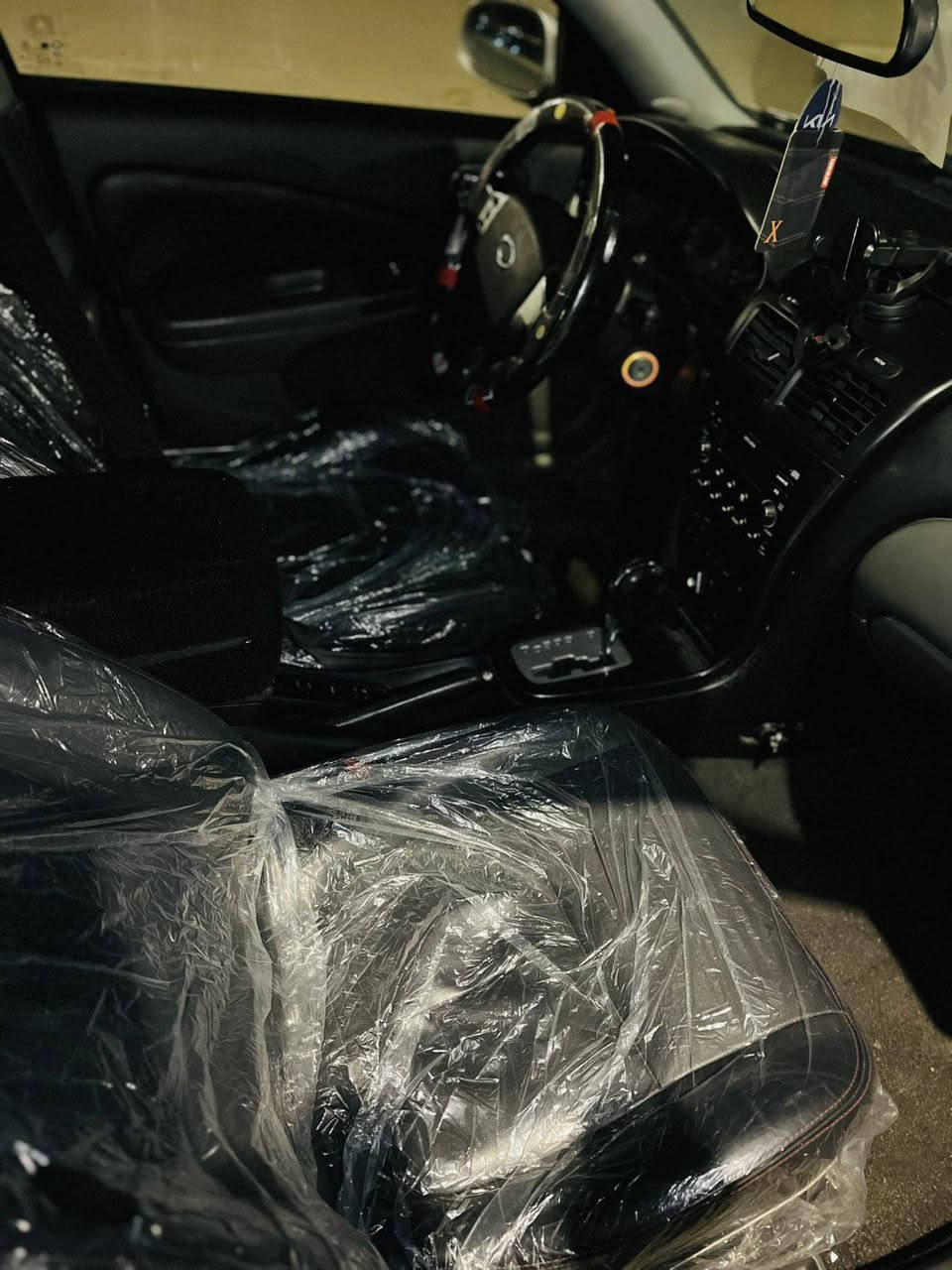 سامسۆنگ ٢٠٠٨ 
جلد و هیتەر ناو ڕەشی تەقەڵ سوور 
هەموو گیانی بە شەرت 
خاڵی نییە 
شوختی نییە 
٤ تایەی تازە 
ویلی ١٦ 
سەیارەکە بێ مەسرەفە هەموو گیانی بە شەرت 
هەڵەبجەی شەهید 
***********
