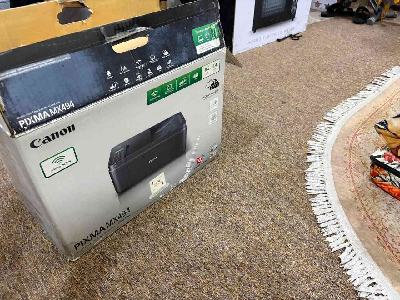 السلام عليكم 
طابعة canon pixma mx494 متعددة الوظائف عندي إياها من سنتين استعملتها أسبوع وتركتها الحبر مالها جاف لعدم الاستعمال الطابعة بالصندوق الأصلي بكامل مستلزماتها  
مكاني كركوك حي واسطي ١٠٠الف سعرها اشتريتها ب ١٥٠الف للعلم 
رقم للتواصل ***********
