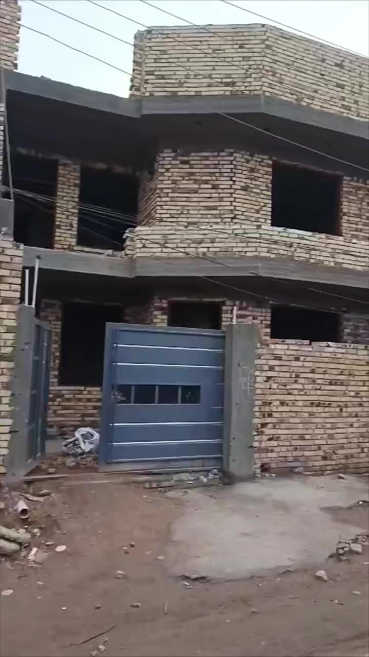 يا الله عرض مميز
سلام عليكم 

هيكل 200متر طابو صرف 

طابقين 6غرف نوم واستقبال 

الغرف لي بالطابق الثاني نظام سويت

 وحمامات داخليه وخارجية وحديقة وكراج مال سياره 

اجازه بناء بي 

تاسيس مجاري وكهرباء وماء اساله كامله تأسيس هم مال سبلات هم كامل 

كامل نقصه شي بسيط 

العنوان حله حي الشهداء الثالث 

قرب مول اهل الخير الي بطهمازيه 

قرب مستشفى التركي 

السعر والتفاصيل أكثر خاص او الاتصال على الارقام او المراجعه مكتب الرحمن حله شارع 100 

#ملاحظة# لمن يرغب في

 عرض عقار او ارضه طابو صرف او طابو زراعي عليه مراسلتنا او الإتصال

***********

***********
