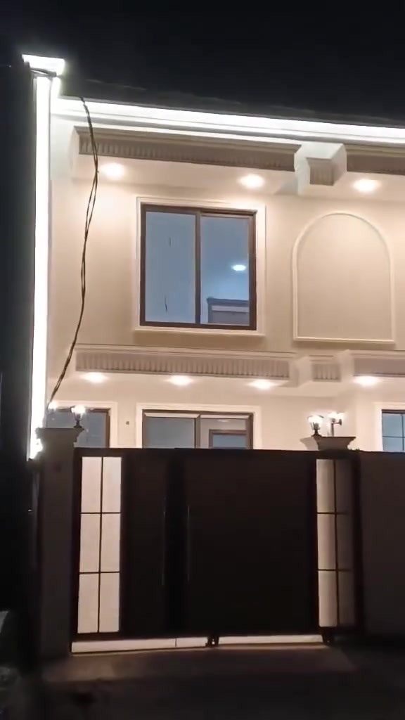 🏡 للبيع – دار سكنية في الحلة
📍 الموقع: الحلة – قرب مرقد الإمام السيد موسى (عليه السلام).
🔹 المساحة: 200 متر مربع. 🔹 التفاصيل:
4 غرف نوم.
3 حمامات.
ريسبشن (صالة استقبال) واسع.
تصميم مناسب للعوائل وفي منطقة هادئة.
📞 للاستفسار أو المعاينة، يرجى التواصل على الخاص أو عبر رقم الهاتف. ***********
