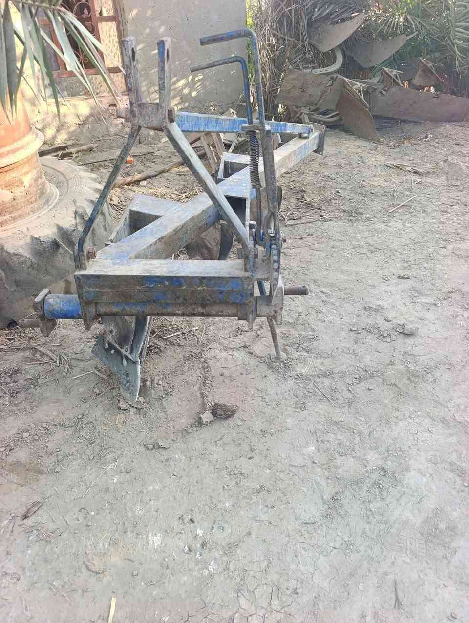 البيع فدان شلاشي حدادي مكفول ***********////***********
