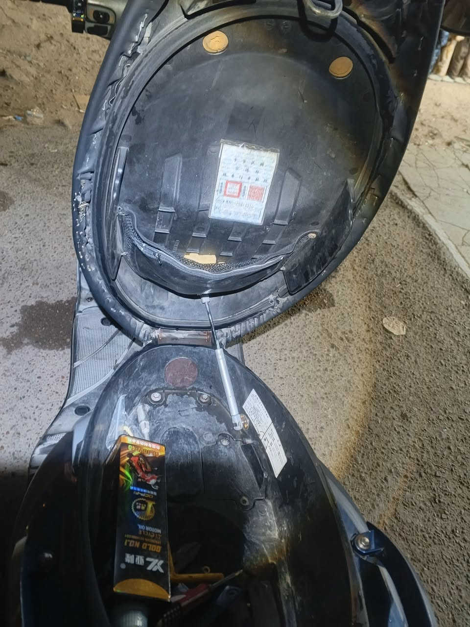 السلام عليكم دراجه رمبه سكنس فحل 140 موديل 2007 دراجه ما مفتوحه جيب وياك فيتر وتعال افحص دراجه قليله بحقها قول جديده الدراجه متعوب عليها جدا دراجه نوزل كفرات الدراجه ختم واحد ويا الماكينه دراجه معدل وشلعه شك الكاع سعر الدراجه 1,350 العنوان باب الشرقي مقابيل مطعم التركي رقم الهاتف***********= موجود بس على الفيس والرقم ما ابي واتساب
