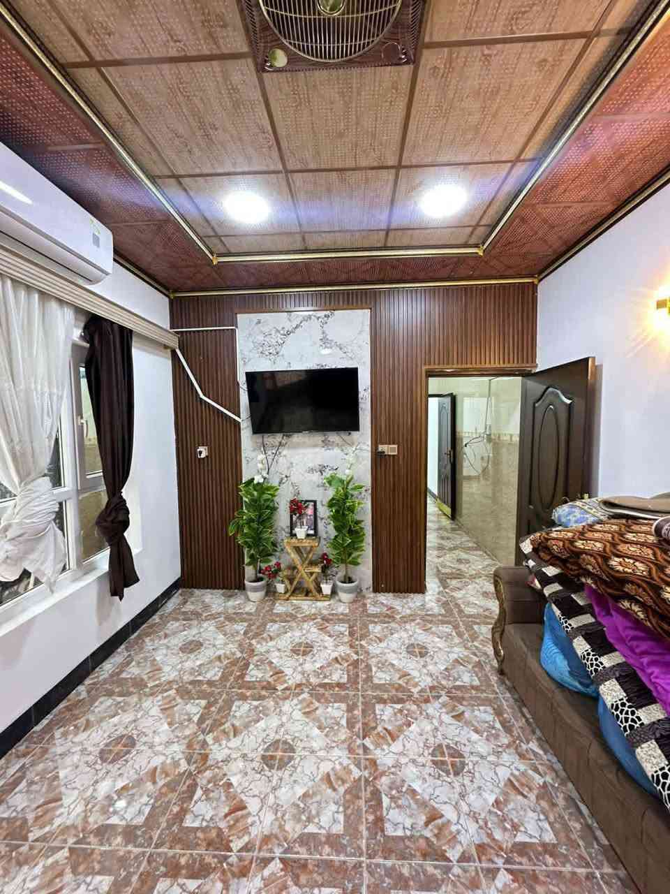 🏠دار للبيع طابو صرف   المساحة  100 متر  الواجهه 5مترعلى حديقة طابق واحد  الموقع كركوك حي الأسرى والمفقودين خلف مدرسة المعراج قرب صيدلية اسماعيل موقع مميز 
 طابق واحد يحتوي على غرفة نوم هول ومطبخ واستقبال وصحيات درج خارجي وكراج سياره بناء حديث 
السعر 95 مليون  بي مجال
للاستفسار الاتصال***********☎️***********
او مراجعة مكتب صباح كركوك للعقارات 
حي الاسرئ قرب جامع المعراج كركوك, العراق
