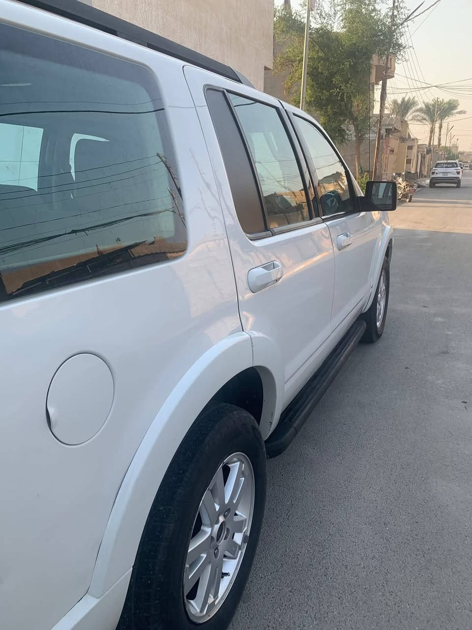 السلام عليكم
سيارة للبيع فورد اكسبلور. /2010 فول مواصفات 

السيارة مكفوله من المحرك والكير  والصبغ

تخم تايرات جديد السيارة 7راكب محرك السيارة 6سلندر السيارة فول مواصفات  

‭0780 436 4304‬

‭
