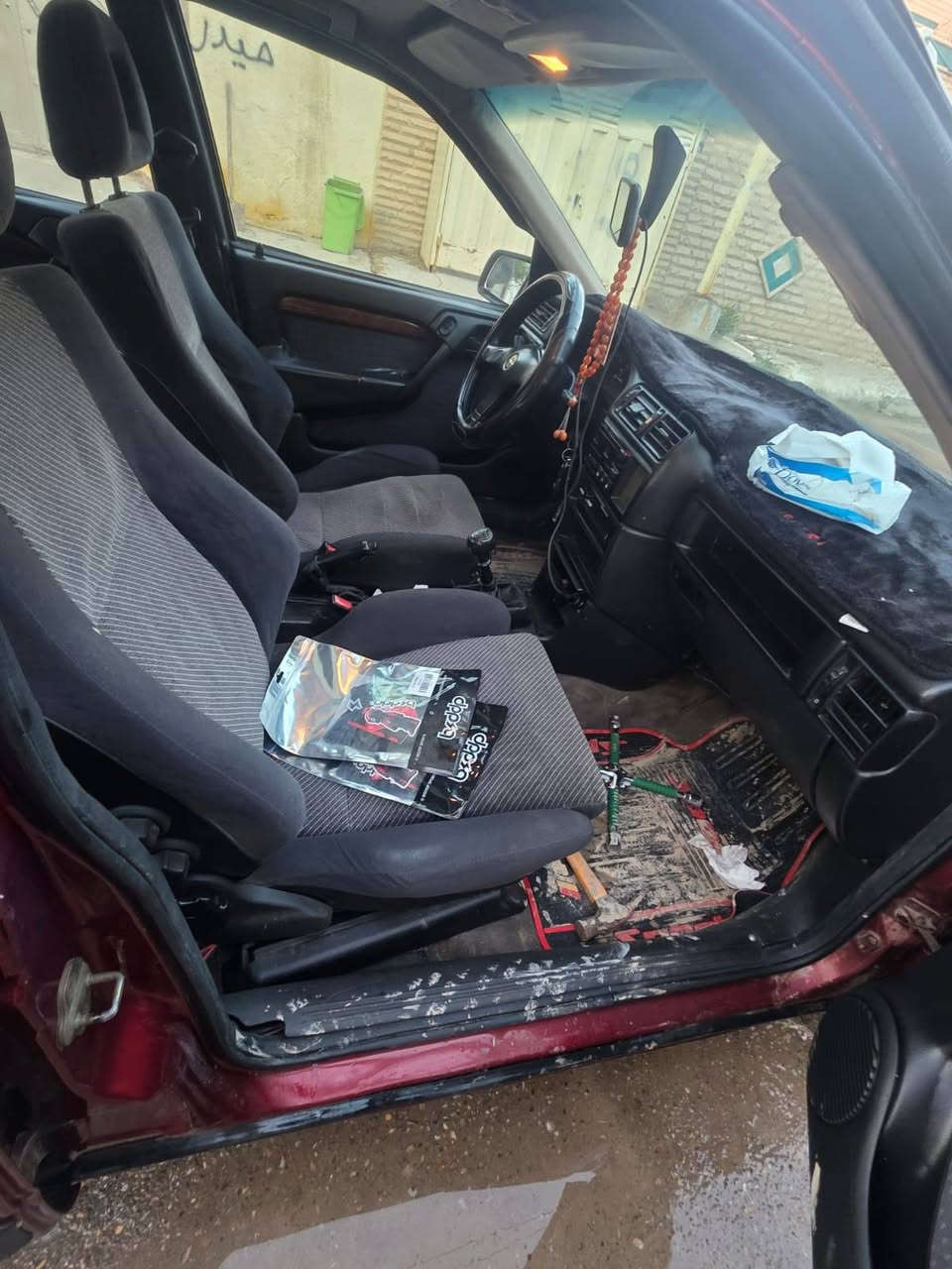 اوبل فكترا موديل 1993 مصبوغه عام جماليه بدون ضربه بسمي وارد خليجي تبريد غراضه كامله بس ميشتغل  صدر تخم تاير كله جديد جاهزه من كل النواحي شرط التحويل السياره في ديالى للاستفسار ***********
