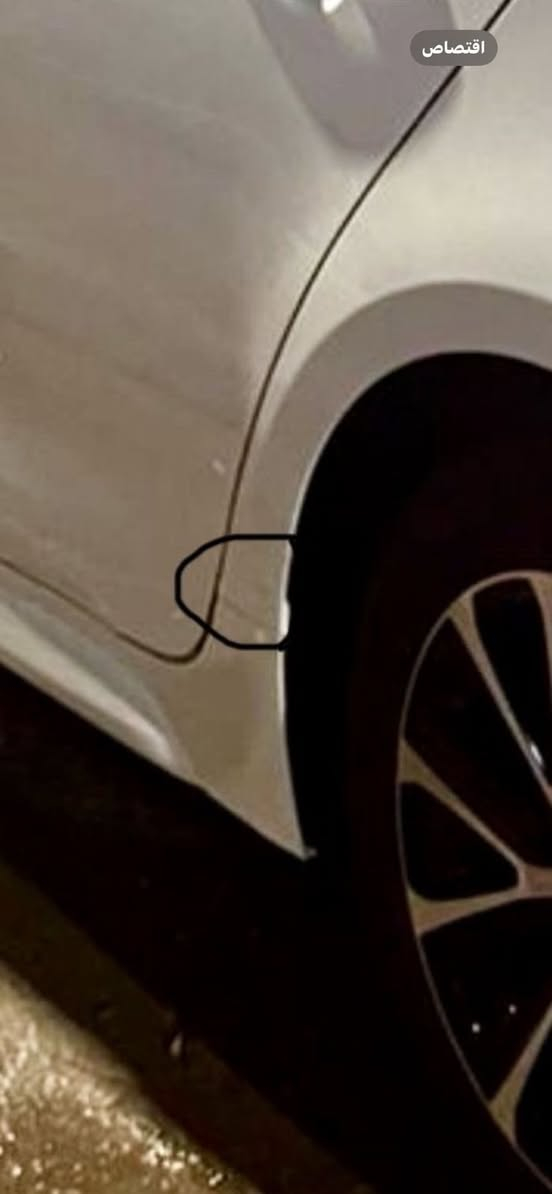 كورلا مديل 24 هايبرد الشكل الامريكي
ماشيه 20 الف بس بيه دحجه خفيفه جوه الباب الوره سايق بس 
رقم ***********
