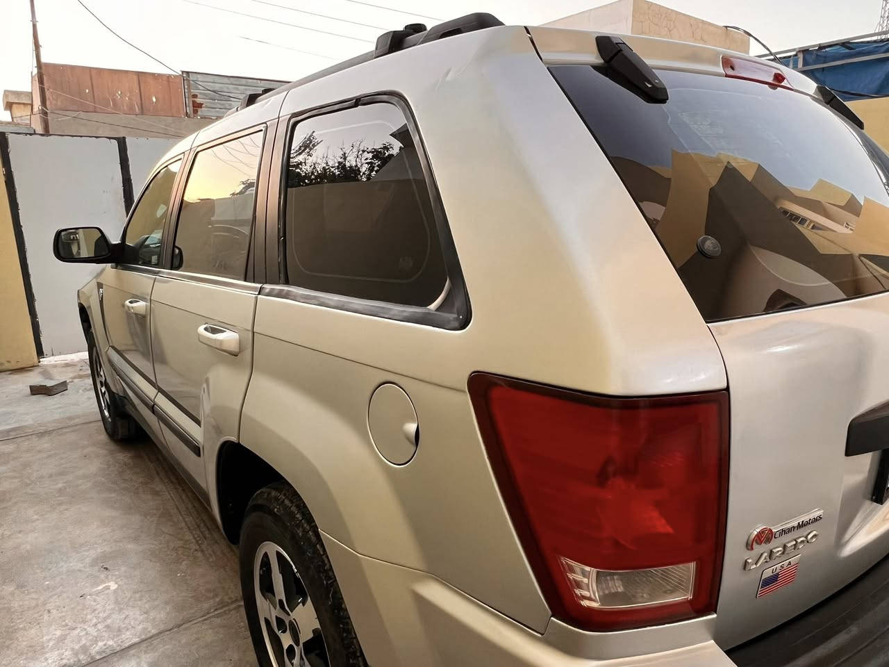 جيب لاريدو 2008رقم بغداد دولي مكان السياره سامراء وبغداد سياره صبغ حزام اثر شخوط مكفوله من الحادث. كير محرك فور ويل جدد تايرات صدر امامي خلفي جدد  تبريد تدفئه كهربائيات كلها تمام وعل فحص كشن وأرضيه جلد جديد تحكم استيرن فاليوم قفل سرعه هوك سحب خلفي سياره كامله وخير من الله مابيها اي نقص مراوس مع c200او ماليبو او جيب رنجرد للاستفسار***********
