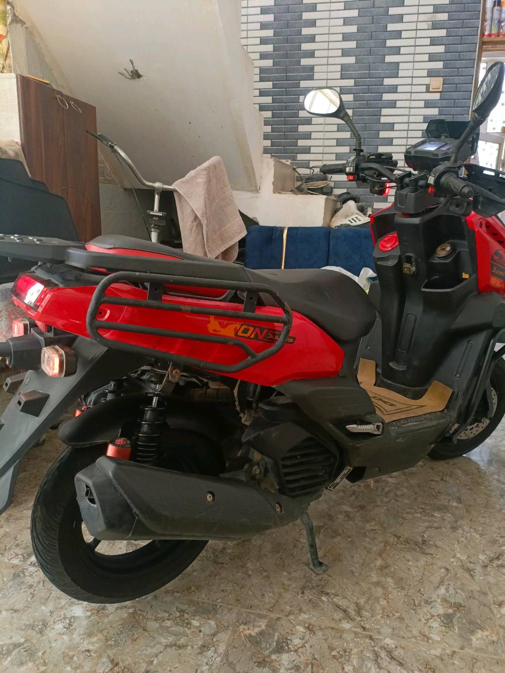 
شنو موديل الدراجة وسنة الصنع؟: 
موديل 2024
شنو وضع المحرك والصيانة؟: 
جيده 
وين موقعك الجغرافي للتسليم؟: 
حي النداء 