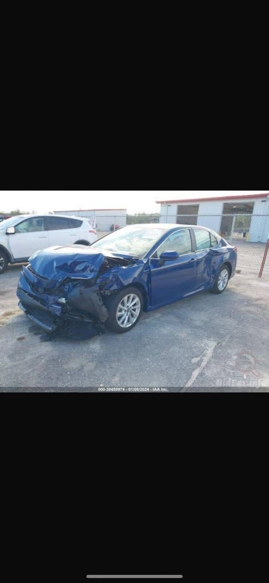 كامري. امريكي
موديل 2023 مرقم معوقين مثنى. 
وكاله بسم المشتري 
حجم محرك 2500 بانزين
الموصفات واضحه 
ماشيه 38$ فقط 
***********
