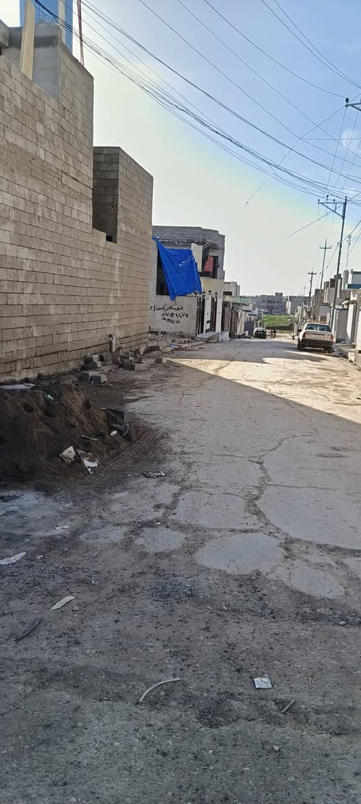 � دار للبيع  🏡 ركن عل شارعين 
📍 الموقع حي الملاين الثانيه يم جامع الريان ماركت النون 

📐 البيت قيد الانشاء خلال شهر ونص تستلموا مفتاح

🛏️ الاستقبال والهول السقوف مالهم جبس امبور ابواب الداخليه تركي من هذا الدرجه اولى الواجهه مال البيت عشره والعمق 15 البيت تستلموا كامل على اخر حبايه موقع البيت ركن وحيل حلو الشبابيك مال البيت راح يصيرون بلاستيك اسود
🍽️ البيت يتكون عدد الغرف ا2 استقبال وصاله ومطبخ وغرفتين بالصدر ودرج والمشتملات معزولات عن الصاله
✅ مساحه البيت 150 متر موقع البيت كلش حلو ركن الشارعين البيت تستلموا زيرو مفتاح بس بخلال شهر ونص
✅ بيت بستان زراعي الك حق التصرف بي كارت بلديه 
✅ خدمات كامله ماء كهرباء تبليط
✅ الاستفسار اكثر او مراسله الصفحه او اتصال على الارقام التاليه
✅ *********** واتساب 
*********** واتساب
