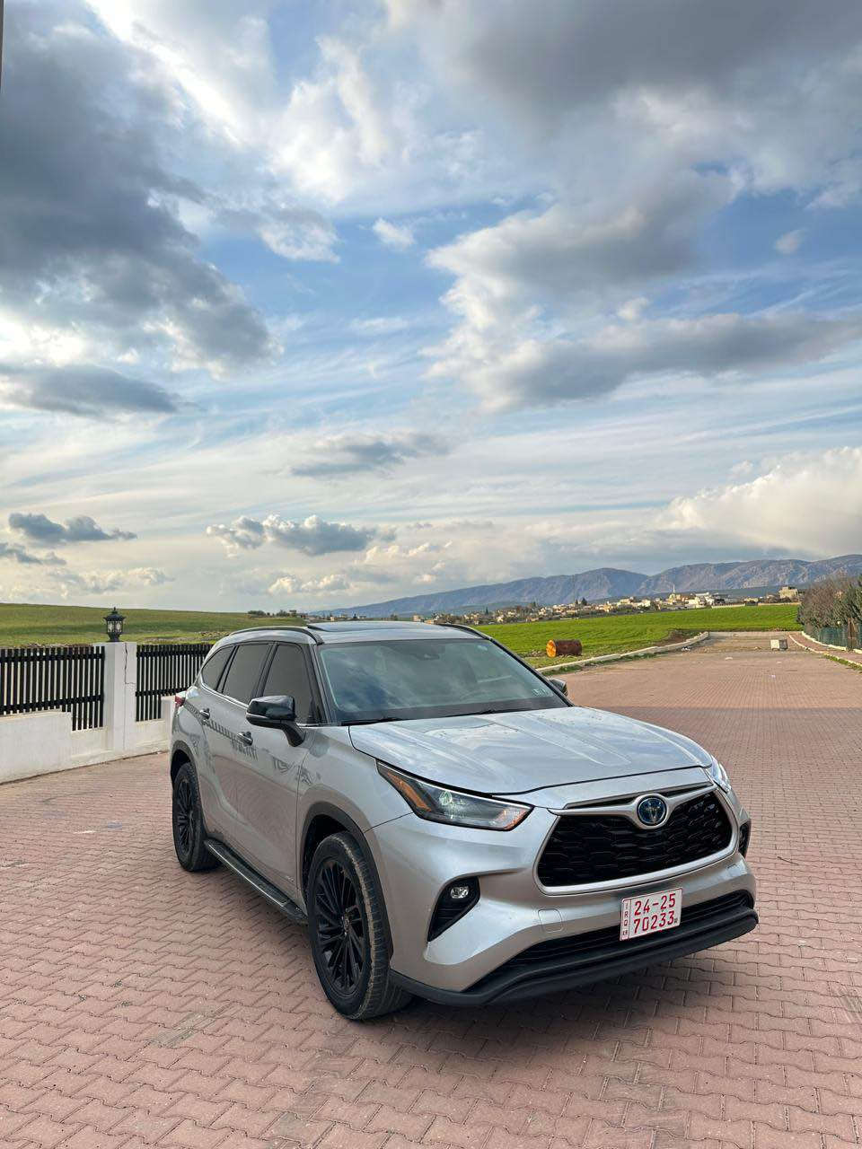 تلفون ***********
تويوتا هايلندر ٢٠٢٣ هايبريد
جاملخ و ربع باب صبوخ بدون دواخل بدون ارباك
مواصفات xle فول فول هايبرد٤سلندر بصمه شغال سلايت ٣ مقعد كشنات جلد و تدفيه وكهربا بريك بصمه شاشه كبير كاميره ويل كروم لايت زينون باب بصمه تحكم استيرن تحديد سرعه سندوق شفت بردات بلادي داخل ابيض فول فول مواصفات
دعامي لل دعامي ب شرط سياره رقم كاتي فحص و هزه جاهز
سعر ٢٨٨ ورقه مجال بسيط اكر, نينوى
