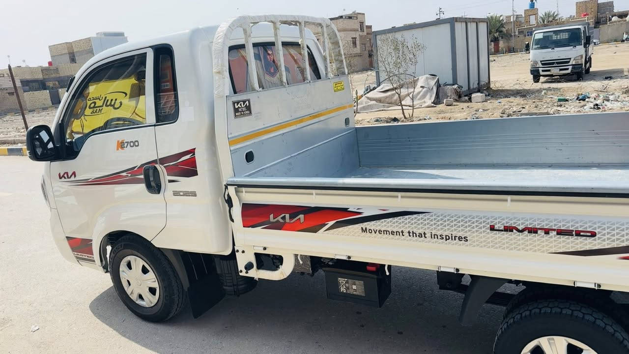 السلام عليكم كيا 2700 
موديل 25 سياره فول سستم زيرووو 
كفاله عامه رقم بابل باسمي تحويل ثاني يوم 
السعر 172 وبيه مجال قليل 
لاستفسار ***********
