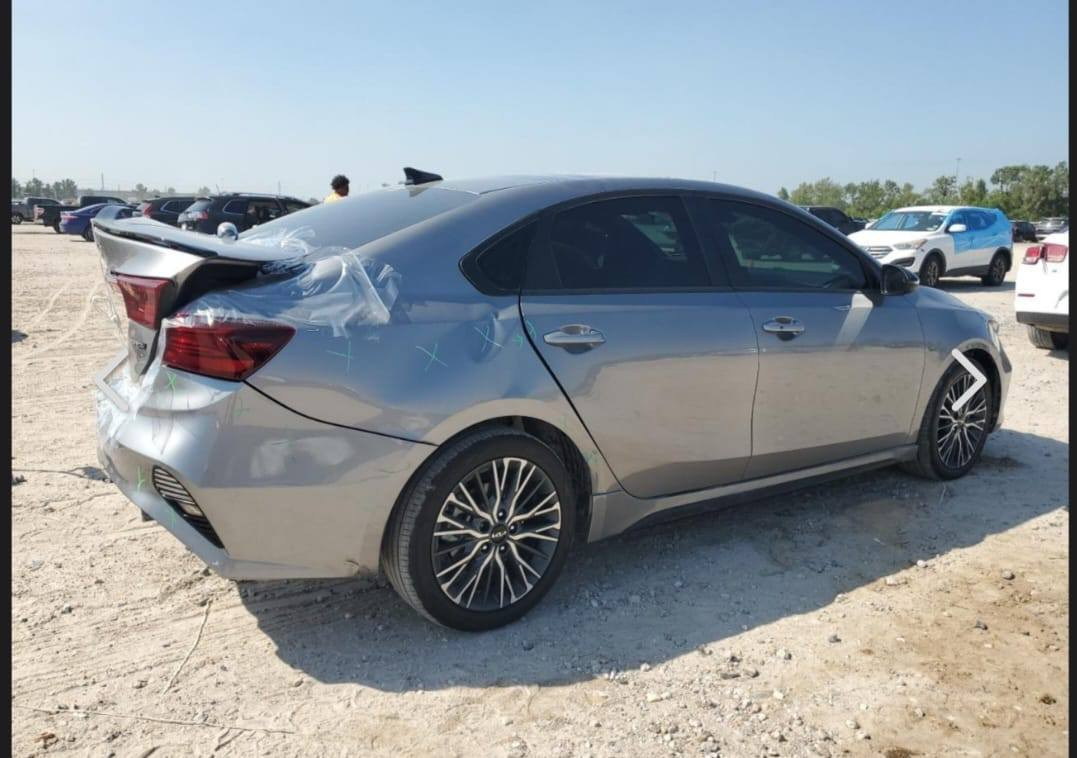 السلام عليكم 

سياره للبيع فورتي 2023جيتي لاين 
فول 

السياره بدون ايرباك رقم بغداد 

الحادث مرفق في الصوره 

الاستفسار على هذا الرقم

 ***********

 السعر 155
