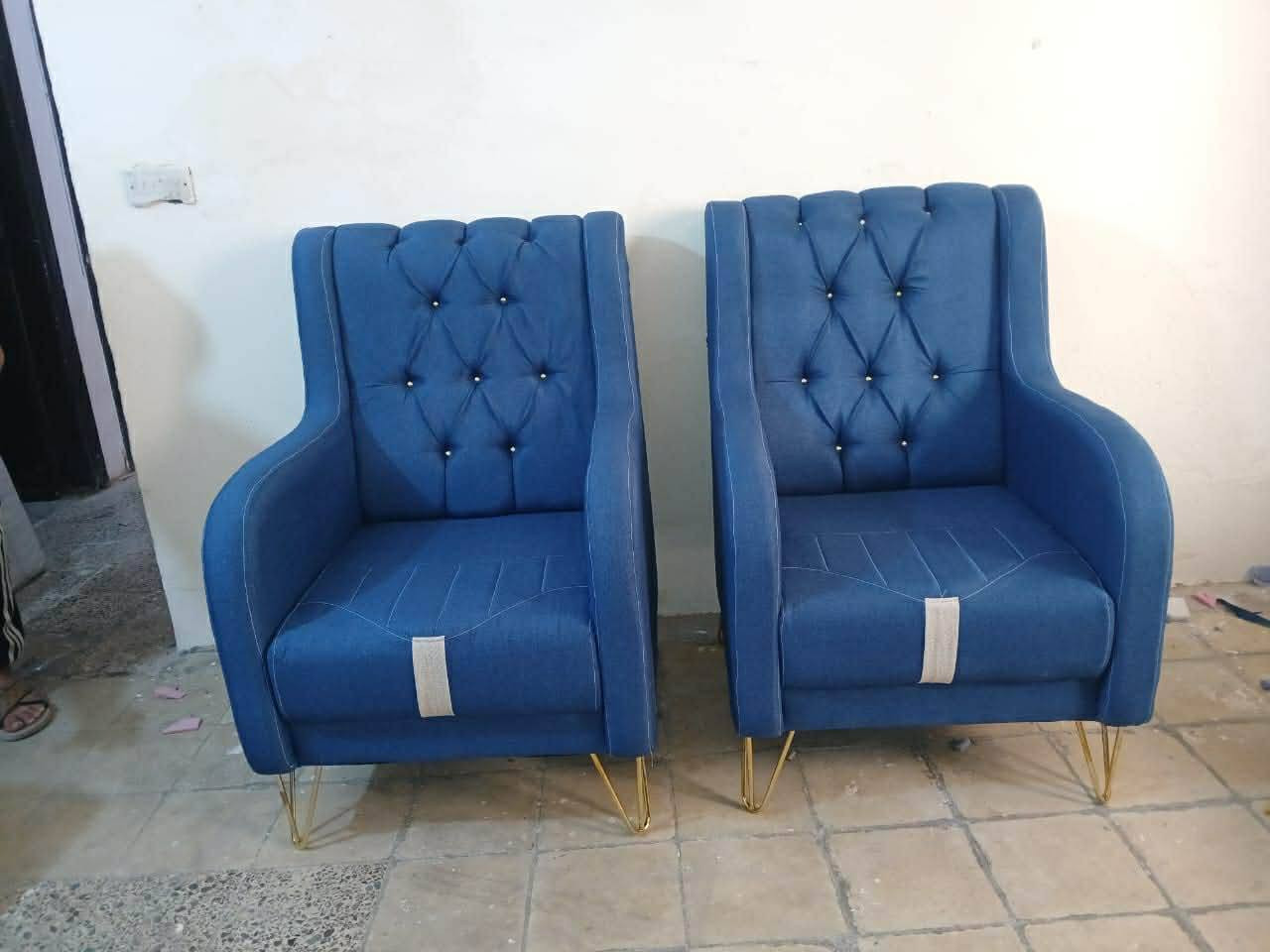 .(تخم عشر مقاعد ).
قنفتين كبار وقنفه زغيره وكراسي ثنين و6كوشات هديه 
قماش ثكيل درجه اولى


**إذا كنت صاحب هذا الإعلان وتريد حذفه لأي سبب، رجاءا أرسل رسالة إلى الدعم الفني**