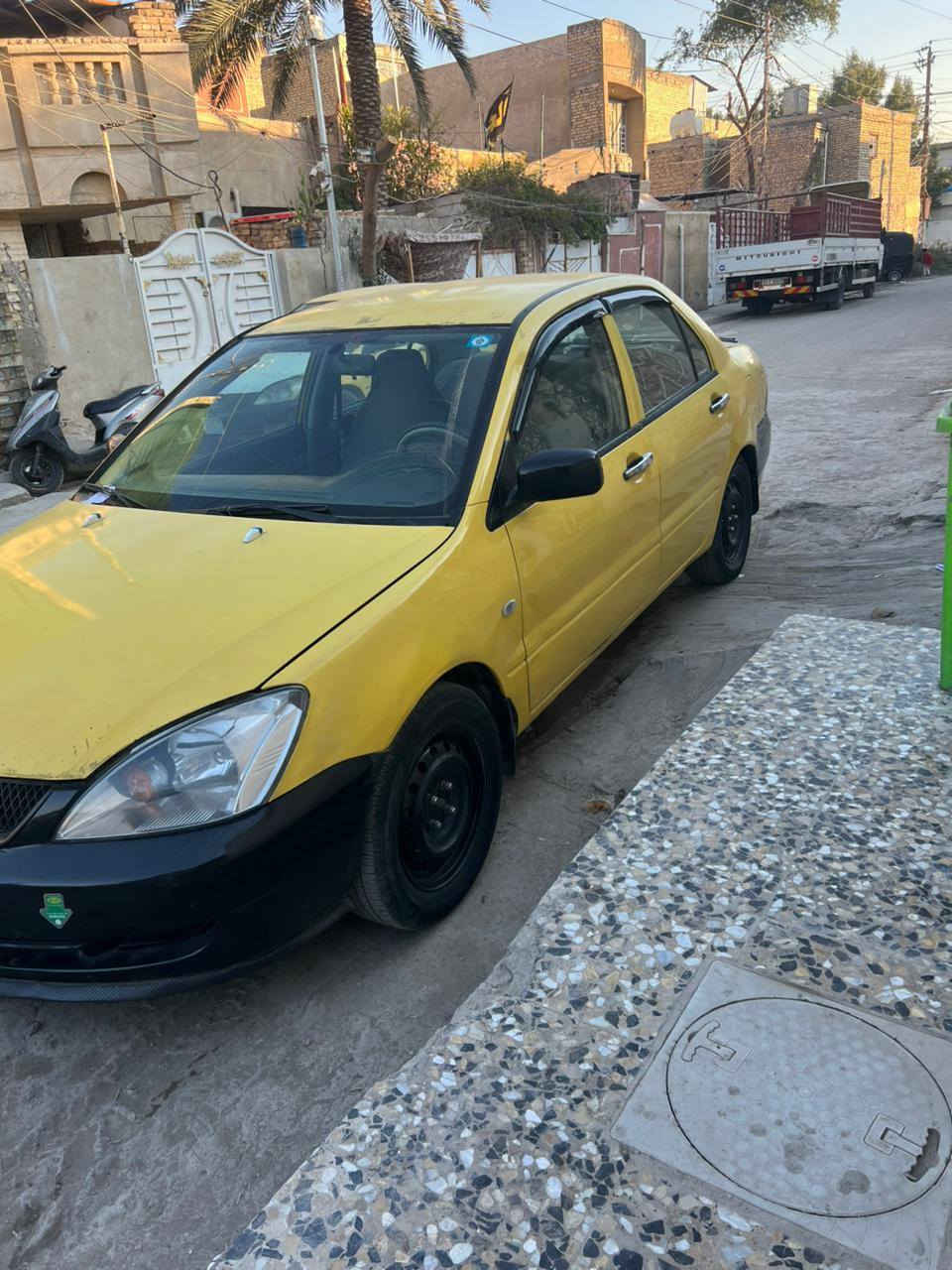 لانسر موديل 2010 صفرة بغداد ب اسمي تحويل ثاني يوم
 
كير عادي جديد مكينة جديد صدر جديد تخم تاير نضيف 
تبريد شغال 
مكينه 1600 قبق اسود 

بيهه بارد باب صدر 

السعر 63 ورقة بيهه مجال بسيط جدا

مكاني بغداد الشعب 

ممتواجد ع الفيس 

***********
