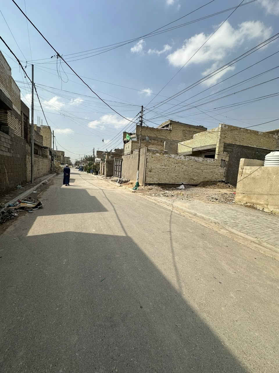 سلام عليكم قطعة أرض للبيع في حي السفير المساحة 125 واجهة 5 ونزال 25 جاريلهة مي ومجاري كاملة السعر 56 التواصل ***********
