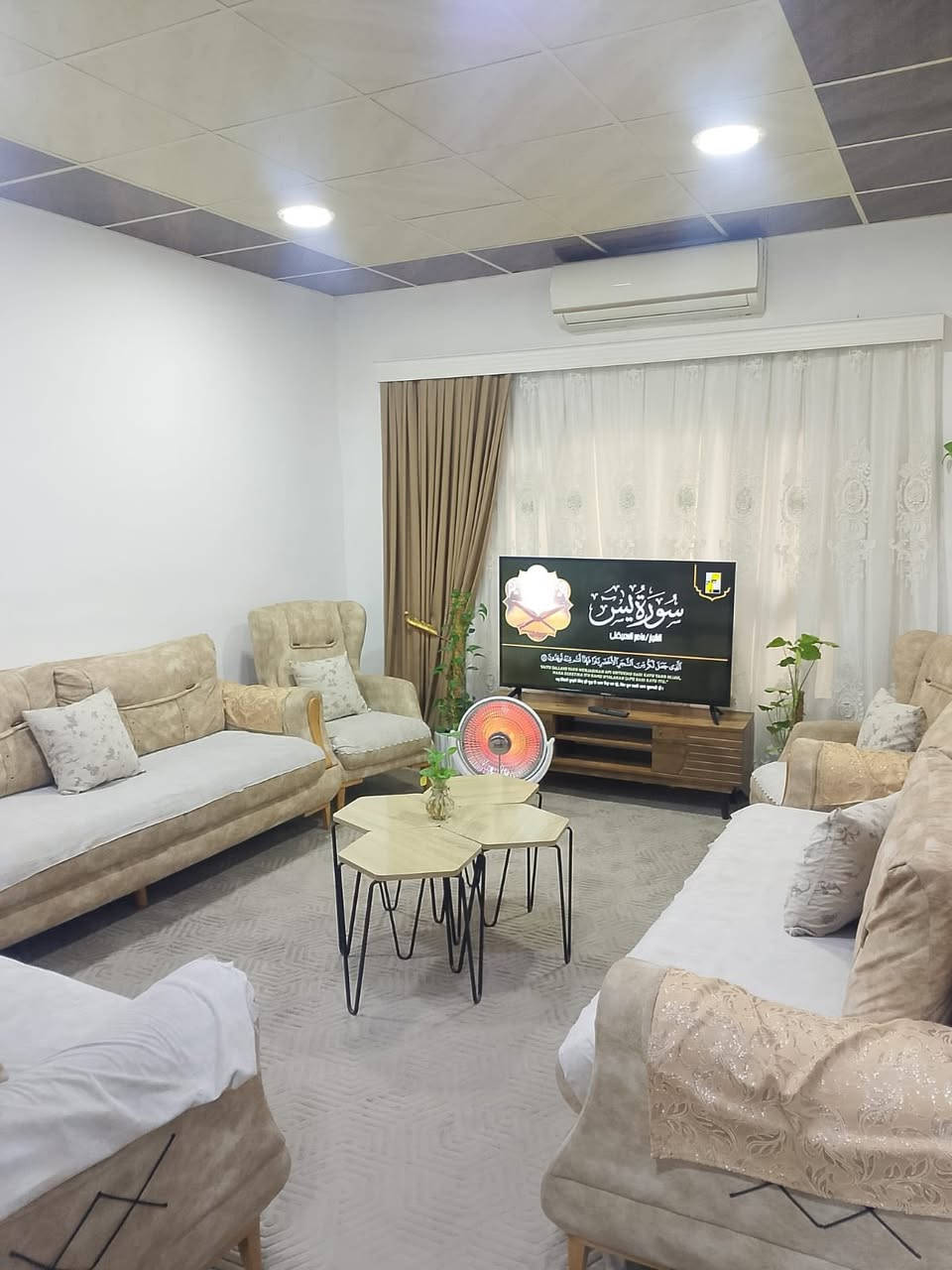 اعلان رقم (662)📢📢📢
————————-
#دارللبیع مساحة 140متر  
#فول سيراميك بناء حدث 
#الموقع كرامة 
#مقابل مركز ثقافي
#استفسار
*********** واتساب📲
***********
_____________________
 سێ خانوو بۆ فڕۆشتن 140مەتر 
فول کاشی و بینایی نوێیە
شوێن کەرامە
بەرامبەر سەنتەر ڕۆشنبیری
*********** واتساب📲
***********
