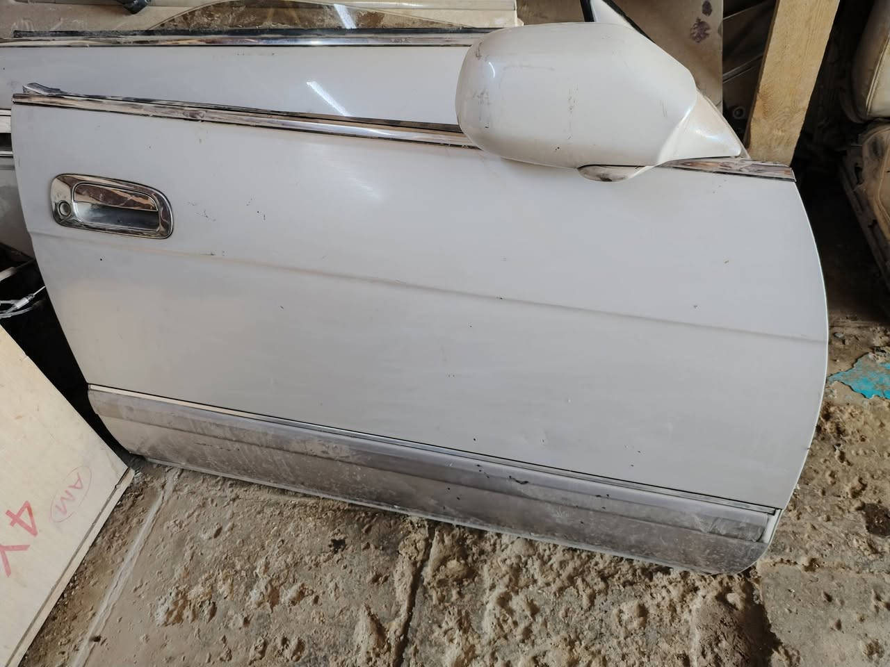 السلام عليكم بيبان بطة تفصيخ بس بطاين مابيهن الباب الواحد ب125 ثنيهن جهت العبري واحد خلفي واحد امامي ***********
