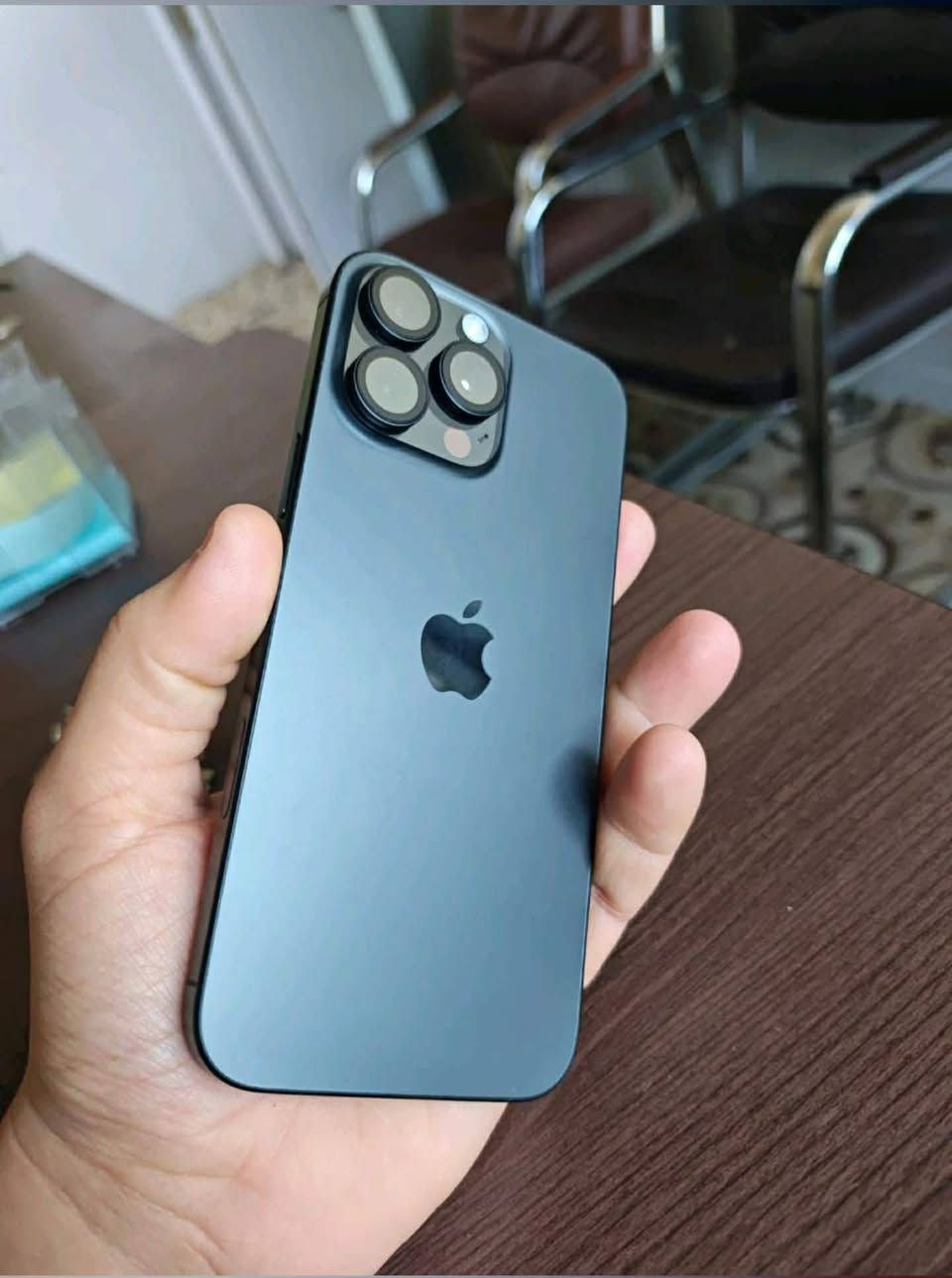 16 برو ماكس ذاكره 256 شرق اوسط 
الذهبي بطاريه 93 بسعر 1350 قفل 
والاسود بطاريه 94 بسعر 1375
مع التوصيل 
***********
