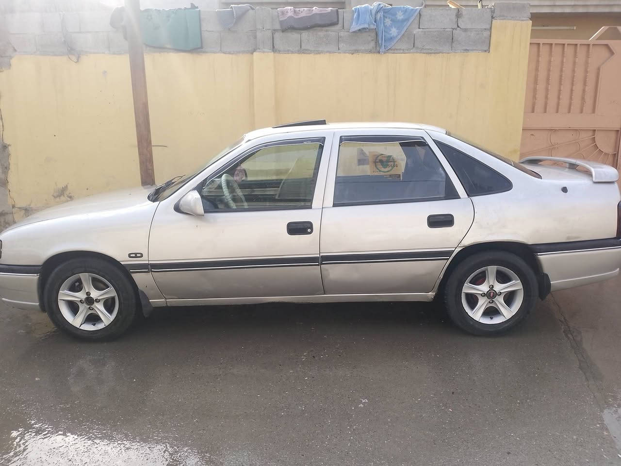 السلام عليكم مكلف بل نشر اوبل فكتره  92حجم 16
اربع تكوات باتري جديد سياره على وضعها بس دوايرها امصلحات جرار هوك   شاشه ايباد وايرمنيه كلها شغاله الخاص مقفل 🔒 الاتصال عل رقم 
***********
