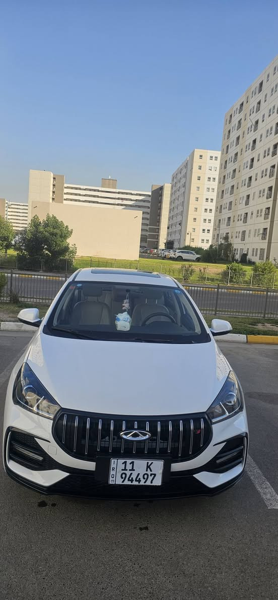 السلام عليكم  شيري اريزو 5  فول واحد على واحد  ماشي ١٨ الف  رقم بغداد   سعرها   110 ورقة  رقم الهاتف ***********  السيارة موجودة بسماية
