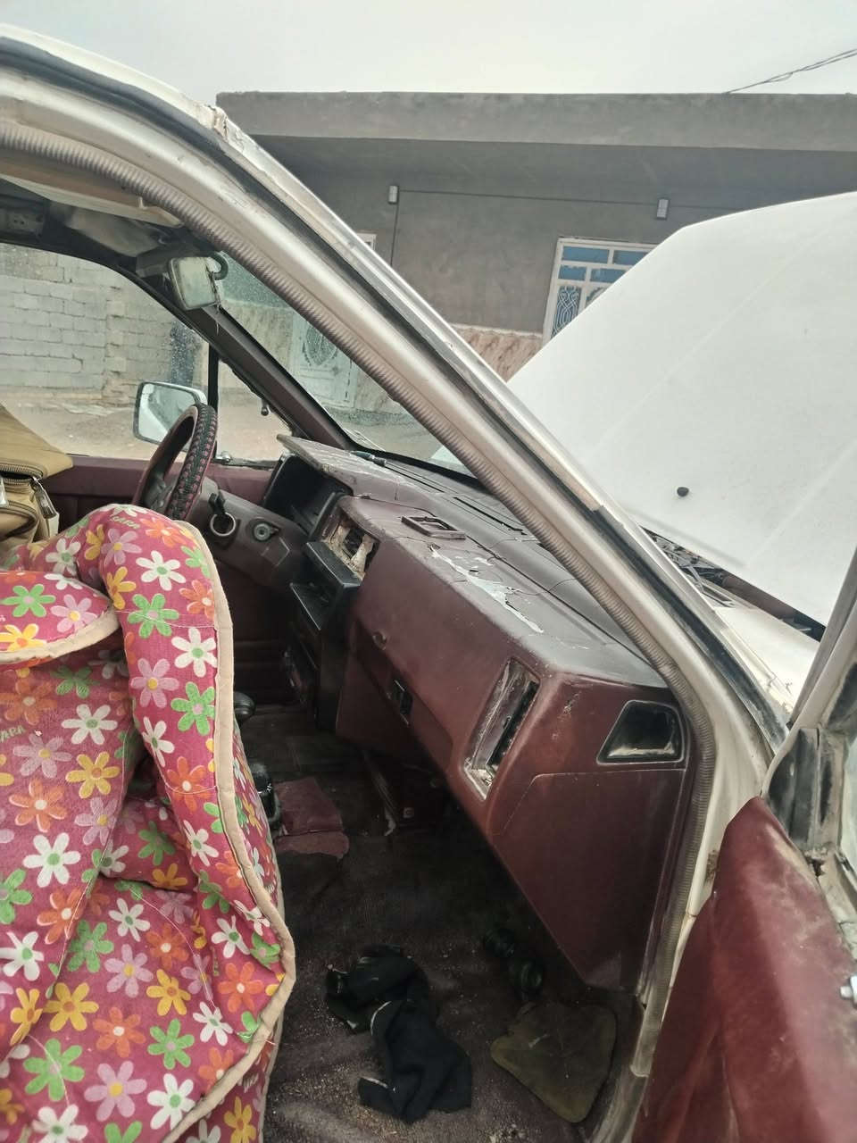 الـسلام عليكم نيسان 92 سياره حلوه ونضيفه كير اوتماتيك محرك ونجي 4 توايرات بجيس رقم واسط راعيه موجود السياره مكانه ناصرية
الأتصال: ***********
