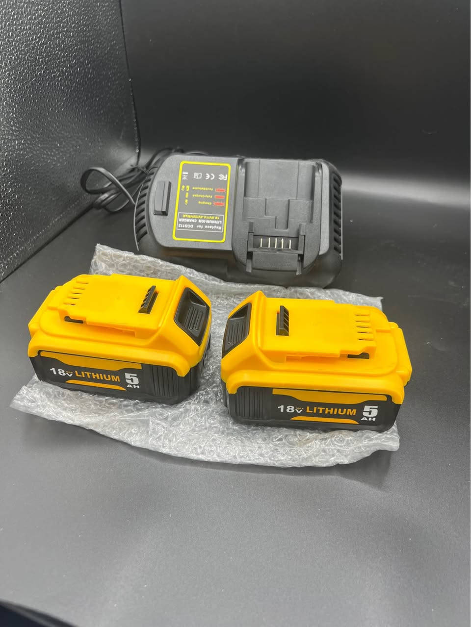 Battery & Charger Replacement for Dewalt
باتری و شەحن کەرەوە بۆ ئامێرەکانی دیوالت
لەگەل هەموو ئامێرەکانی دیوالت دەگونجێت ١٨ ڤۆلت و ٢٠ ڤۆلت
هێزی باتریەکان ٥ امپێرە
ئۆرجنال نیە ماستەرکۆپیەو کوالیتی زۆر باشە ١٠ خانەو BMS 5S گەورەی لەسەرە 
نرخی هەمووی بەیەکەوە 59 هەزار رانية, السليمانية


**إذا كنت صاحب هذا الإعلان وتريد حذفه لأي سبب، رجاءا أرسل رسالة إلى الدعم الفني**