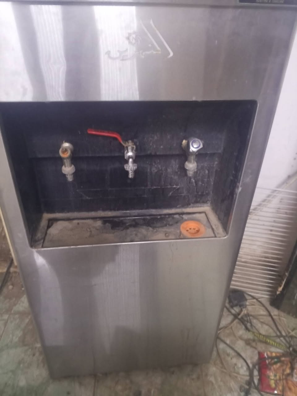 برادات ماء عدد٣ كلش نضيفات قرصه شركه السع ر الواحد ١٢٥
الطارميه شارع التدبير مجاور مصور اللؤلؤه ***********
***********
