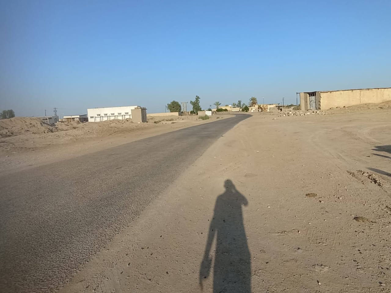 ارض ١٠٠ دونم طابو صرف بابل الحله  سنتر عل تبليط واجه ٢٥٠ متر كافه الخدمات بسم شخصين  استفسار ***********
