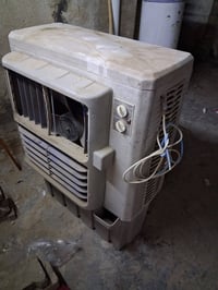 مبردة شغاله تحكم  نظيفه سعر ٤٠ الف  مكان بغداد شارع حيفا ٠٧٧٣٢٦٧٣٠٦٤