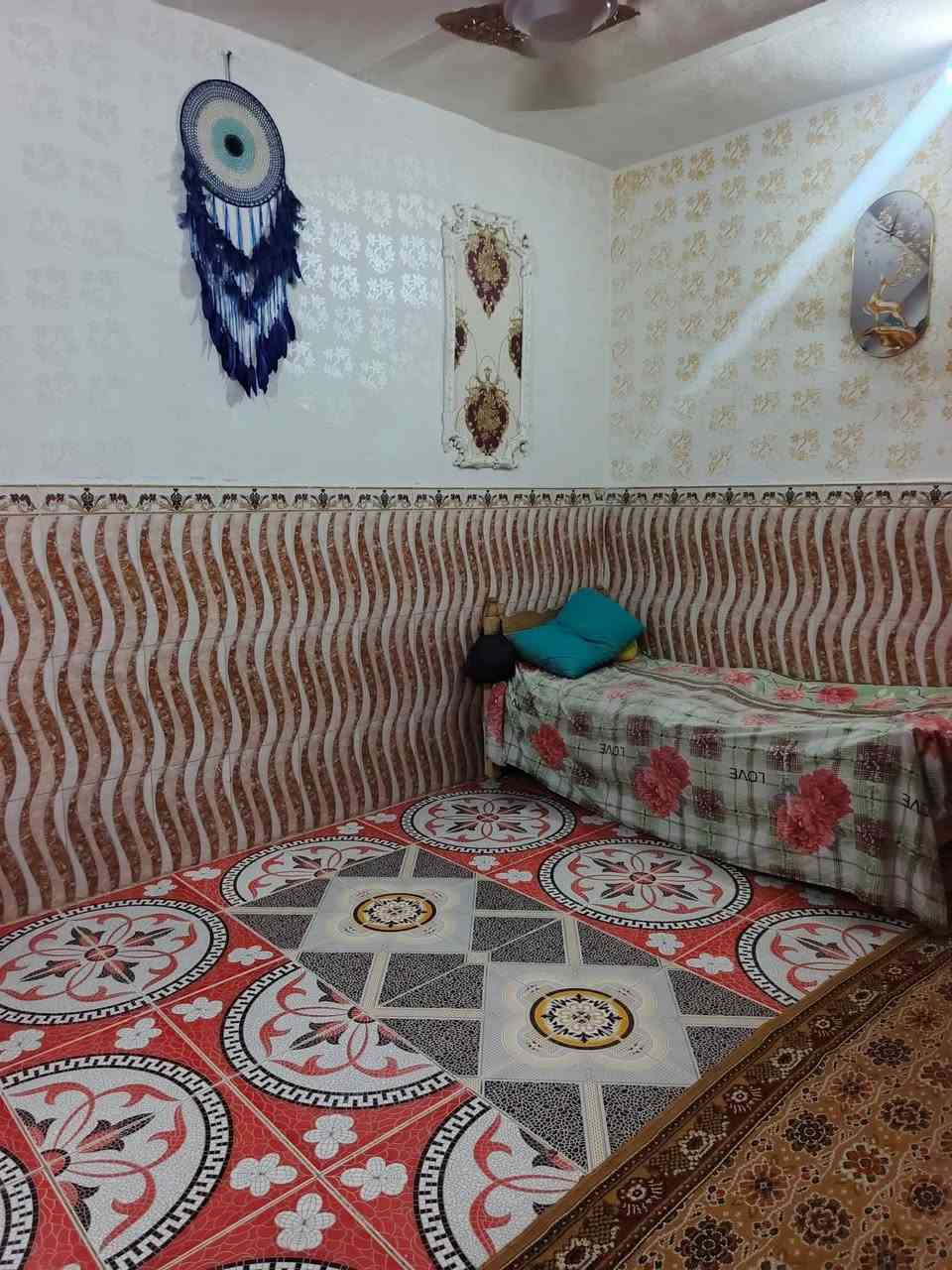 ياالله
سلام عليكم
البيت البيع طابو صرف
مساحه ((136)) متر داخل مسلك
البيت بناء قديم بس نظيف
يحتوي على استقبال وصاله مطبخ وغرفة
وصحيات 
طابق ثاني غرفتين نوم 
حي لحسين قديم قرب سوق جمله 
سعر البيت ((130)) وبي مجال 
استفسار اتصل
((***********)) ((***********)) اخوكم أبو عراق......
