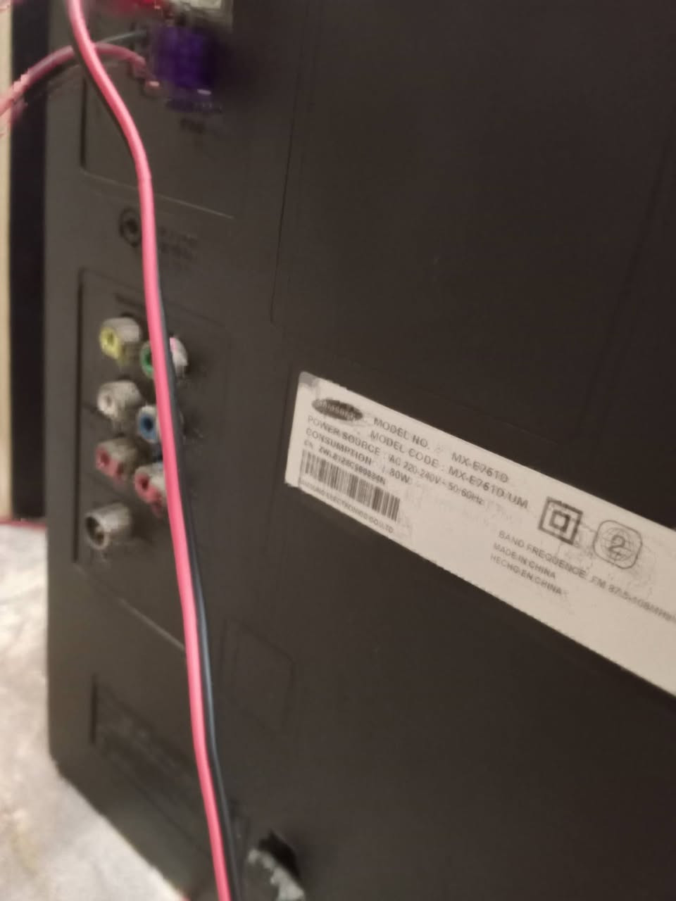 “جهاز سامسونگ Giga Sound Blast أصلي، صوت قوي جدًا مناسب للحفلات والبيت، يدعم AUX و USB و CD و MIC مع إضاءة LED جميلة. الجهاز شغال ممتاز والصوت نقي وباس قوي.”

يحتوي على:
تشغيل AUX و USB و CD/DVD
منفذين USB
مدخل مايكروفون MIC
إضاءة LED للحفلات
نظام صوت 2.1ch
وضعيات EQ و Party
تسجيل على USB

....الجهاز اصلي من شركة SAMSUNG حصرا .... 

السعر خاص لطفا 
او تواصل واتساب ***********

