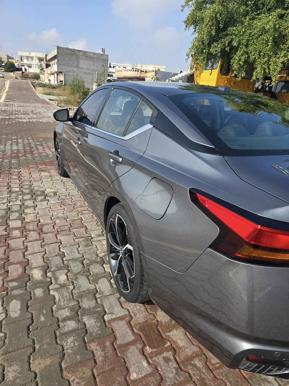 سلام عليكم
للبيع نيسان التيما SR 
موديل 2023
رقم سليمانيه 
بصمه 
تشغيل عن بعد 
بصمة أبواب وصندوق 
شاشه جبير 
كامره خلفي 
كامره دوار 
كشنات امامي كهرباء 
كشن هيتر 
رادار امامي 
رادار خلفي 
رادار جانبي 
حساس خلفيه 
تحكم استيرن 
لد امامي نهاري 
ويل كروم حجم 19 
/ تبديل بونيد فقط
سعر // 168$ ورقه وبيه مجال 
مكان سياره ديالى خانقين
***********
