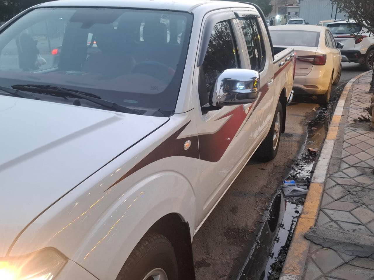 نيفارا خليجي شمالية موديل ٢٠١٣ استخدام شخصي بس البنيد مبدل كير محرك صدر تبريد تايرات باتري كله جديد العنوان بغداد الجديدة شارع المسبح السعر ١٢٠  بيه مجال بسيط *********** بغداد, العراق
