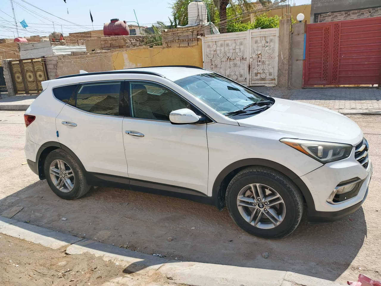 السلام عليكم سنتافي للبيع موديل 2018ماشيه 60 محرك 2400 رقم بغداد باسمي
مواصفات تحكم ستيرن بصمه تشغيل بصمه أبواب اشاير مري برده جنطه مانع انزلاق كرسي كهرباء وبعد مواصفات 
مكاني كربلاء للتواصل ***********
