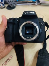 للبيع كاميرا كانون Canon EOS 7D كاميرا Canon EOS 7D بحالة ممتازة جداً،...