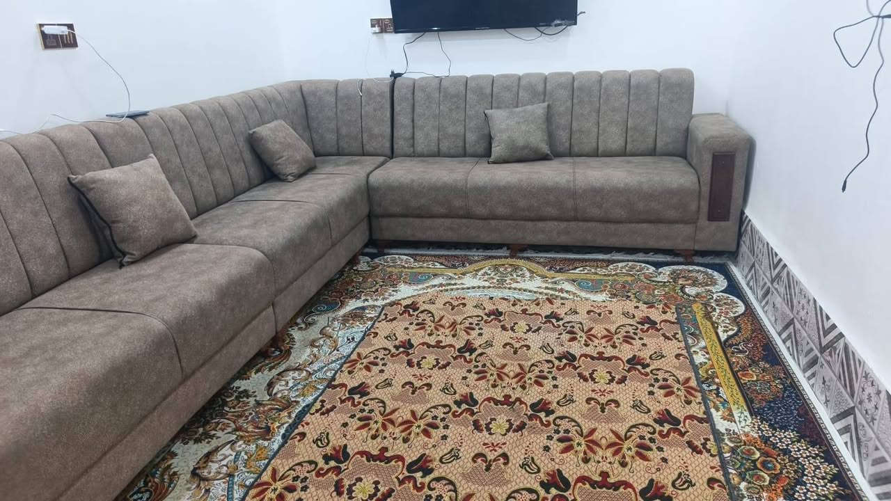 سلام عليكم ديوان جديد مامستخدم ٧ أمتار شغل درجه وله مكاني حله شارع ثمانين مال كربله سعر ٥٥٠ رقمي ***********
