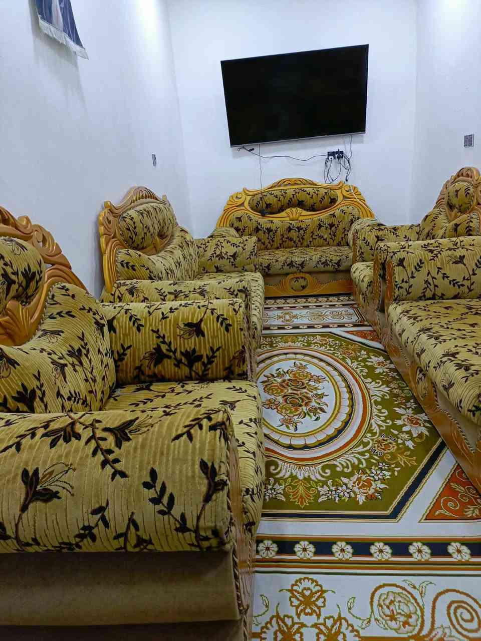 تخم ملكي كويتي 5 قطع 10 نفرات جديد كبير  كلش زلغ مابي قوه ومتانه 350 بي مجال ثليل الي يريده يراسلني توصيل موجود او يتصل ***********... @الجميع
