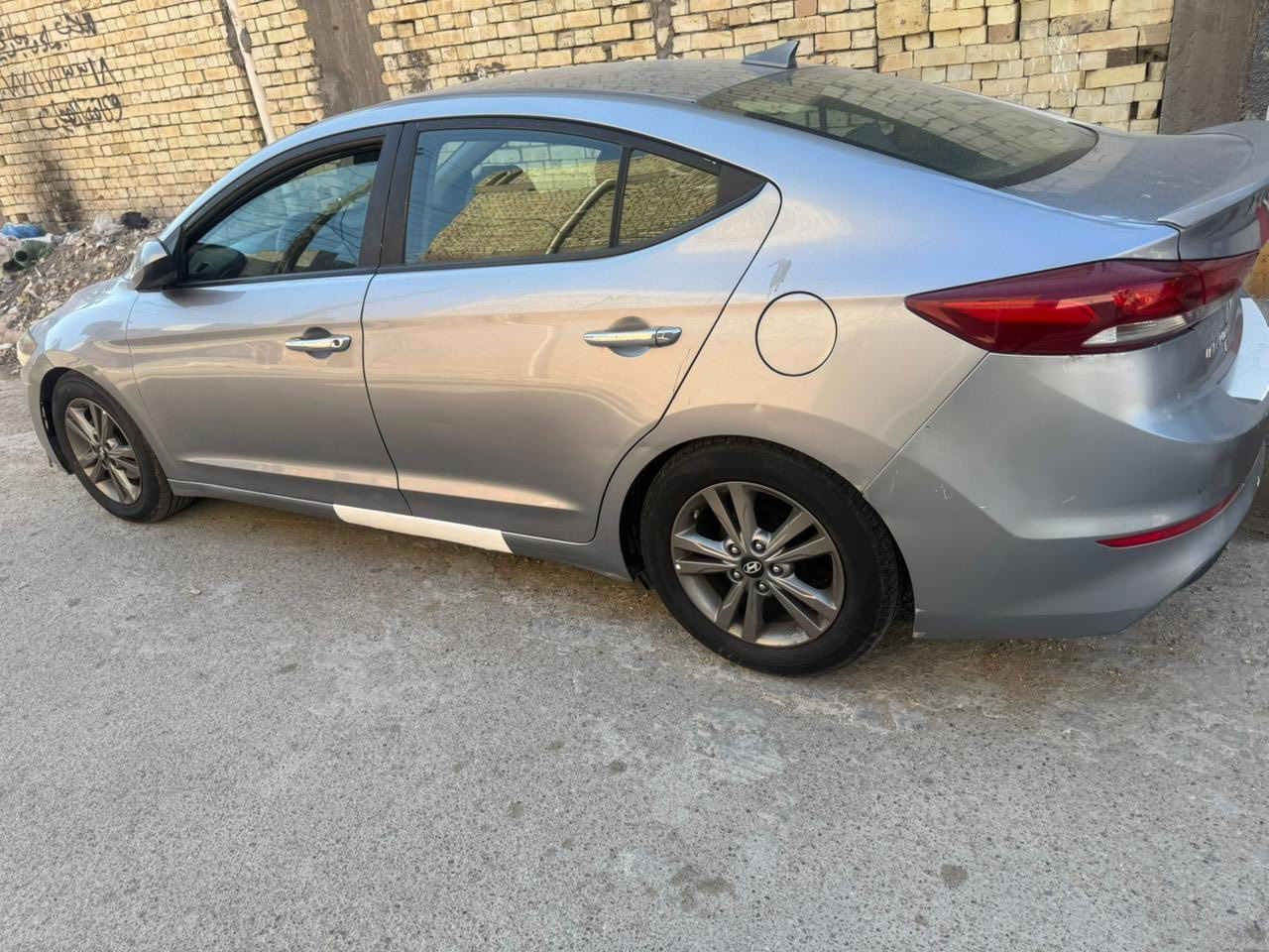 السلام عليكم للبيع النترا 2017 امريكي ليبل واحد
ضرر فقط قبق صندوق فقط صبغ  رقم بغداد. بسمي 
فول ماعده فتحه وبصمه تخم تايرات جديد  رقم شاصي 5NPD74LF1HH085160
المكان شهداء البياع 
الرقم الهاتف ***********
السعر 121 وبيها مجال بسيط
