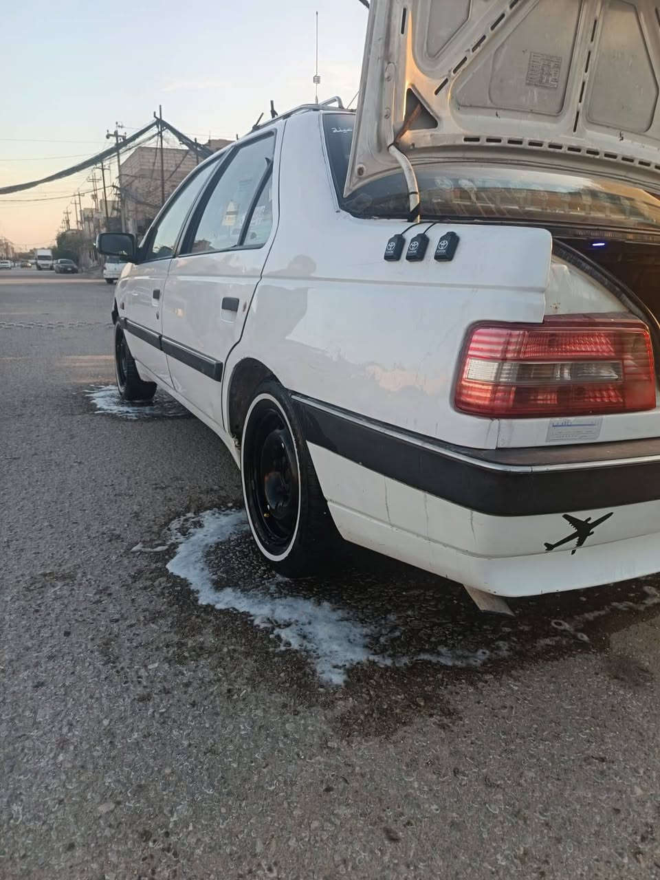 سلام عليكم بيجو مديل 13 سياره جاهزه ماعيزهه شي تخم تاير خطه كهربائي كلهه شغله زنون جديد اول امس شديته كير ومكينه جداد كشنات دوشمه حداديه الكدام 80 الوره 100 سياره بيهه جاملغ تبديل فقط مكان سياره النجف كوفه السعر 42 وبيهه مجال شي بصيط اليحب وسياره نصبتهه بعد حله ***********
