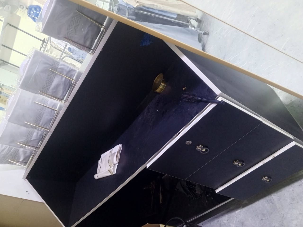 ديكور كامل متوفر لمحل ملابس نظافة كل القطع ٩٩٪
( ملكانات ، فاترينات ، ميز ، استاندات  ، ووووو واكثر ) 
للتواصل ع الخاص او ع الرقم التالي ***********

وكذلك المحل معروض للبيع اذا يهمك .
المكان نجف حي ميسان قرب مطعم السلطان ، مساحة المحل اكثر من ١٠٠ متر
