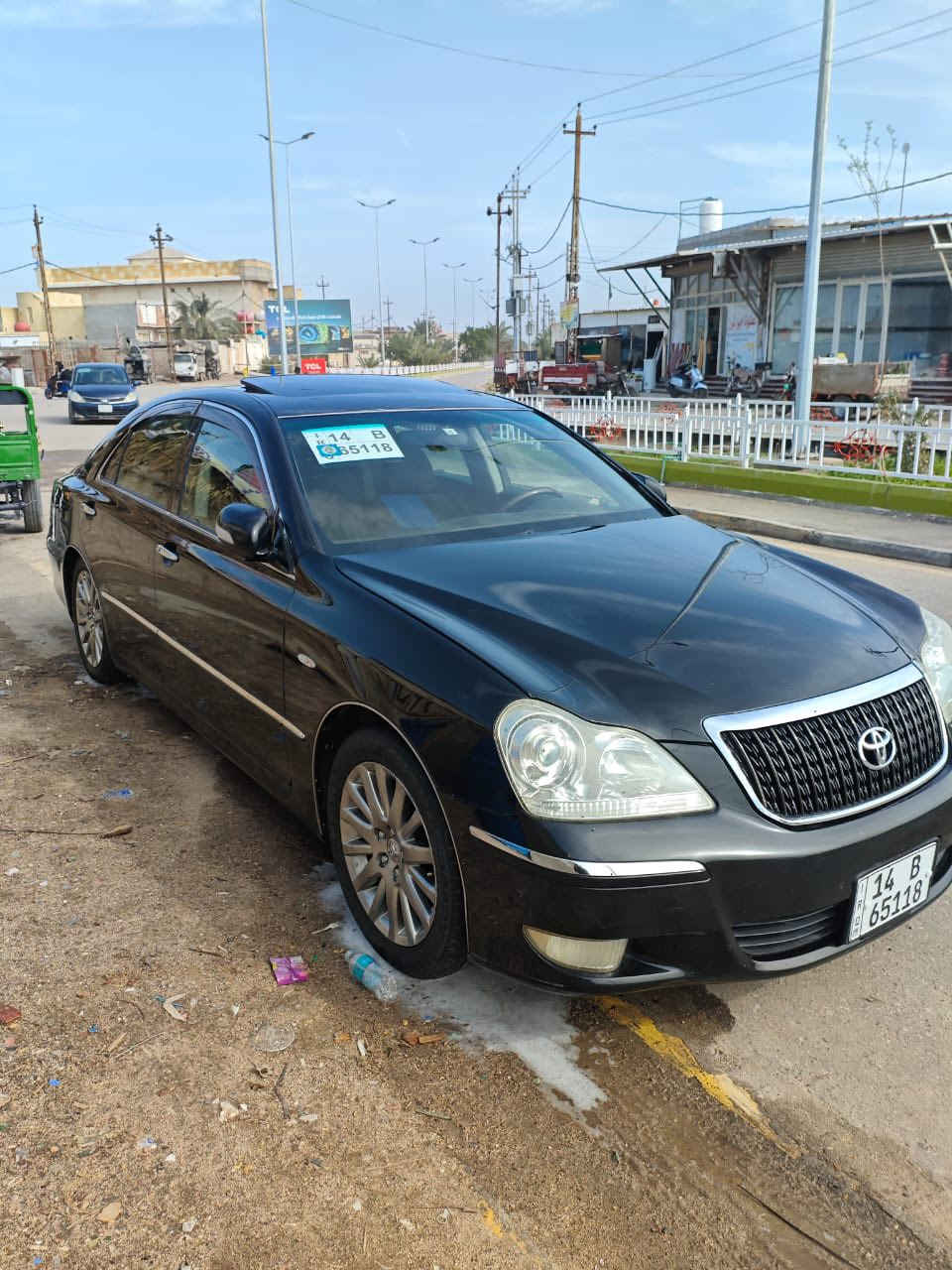 للبيع تيوتا كرون ماجستا V8
5 دكم وفتحة فول 2007 
جوبلس تصعيد وتنزيل 
محرك 8 سلندر اقتصادي وضعيات قيادة سبورت 
كير 6 نمر 
سيارة كرستال بصمة رصاصي 
بردة خلفية كهربائية اوتو 
كشنات كهرباء 
ستيرن كهرباء تحكم ستيرن مع كروز سرعة 
كامرة خلفية دوارة 
سيدي خزن ميموري 
تركشن مانع انزلاق 
وبعد بيها اهواي مواصفات السيارة فول عدا الجلد 
فتحة سلايت روف 
رقم بصرة دولي الجديد سيارة جاهزة بسمي تحويل ثاني يوم 
لون اسود 
اي استفسار خاص وتساب اتصال 
***********
هادي المنصوري بصرة قضاء الفاو
