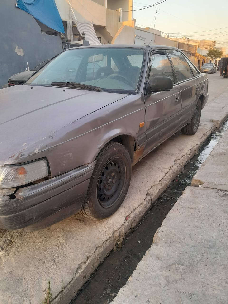 مازدا للبيع موديل 1991 رقم ألماني شرط التحويل بيها كاربون ورقي كير ومحرك وطخم الأمامي والخلفي شرط طخم تايرات جديد والباقي كدام العين السعر 23 $ وبيها مجال مكان السياره اربيل للإستفسار الاتصال ع الرقم اؤ والواتساب ***********
