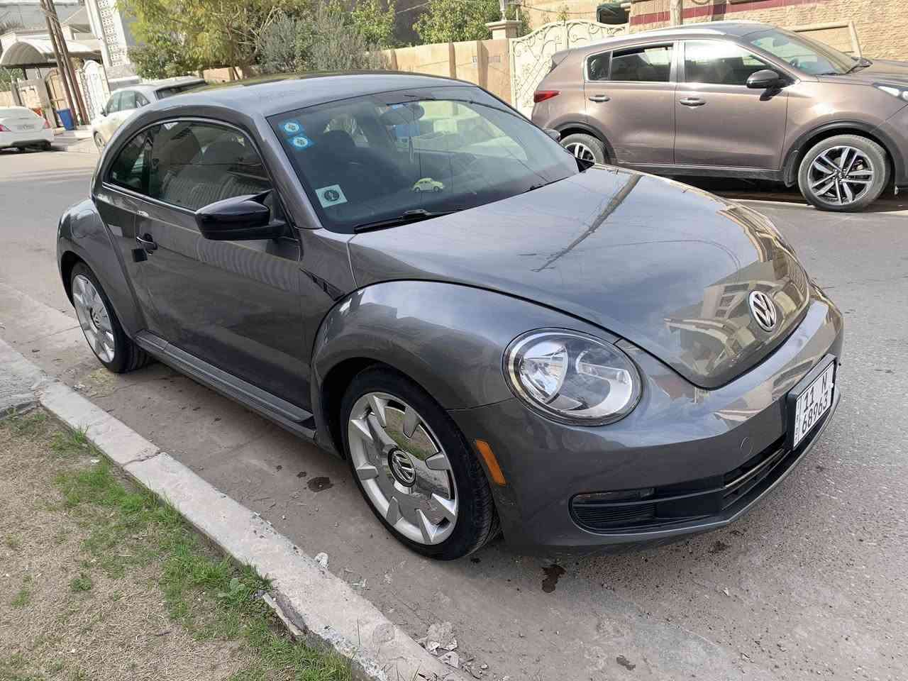 فولكس واكن للبيع موديل 2014 امريكي حادث جاملغ وباب جه اليمين بدون دواخل والبنيد كلير بسمي السياره كير محرك مكفول محرك 4 سلندر المرغوب مكان حي الجامعه او غزاليه السعر 95 وبيه مجال للاتصال ***********
