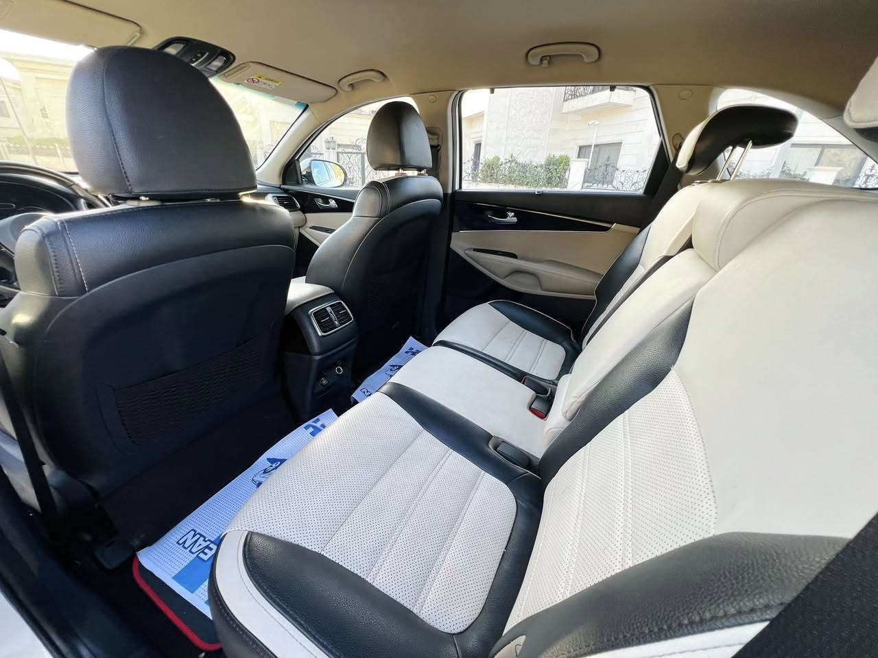 سيارة KIA سورنتو موديل 2019
السلام عليكم
سيارة KIA سورنتو موديل 2019 وارد خليجي
سنوية السيارة بأسمي وكفالة عامة من الصبغ 
فقط بيها بارد بالبونيد مكانين..

مواصفات السيارة ⚙️
• محرك 6 سلندر 
• 7 راكب 
• بصمة
• الكشنات الامامية كهربائية
• بردات خلفية ( بلادي )
• وضعيات قيادة: ECO / NORMAL / SPORT / SMART
• مرايا كهرباء + إشارات بالمرايا
• تحكم بالستيرن + مثبت سرعة
• تبريد 3 قطع 
• جنطة كهربائية شفط
• السيارة ماشية 119 الف

مكان السيارة كركوك 
رقم السيارة السليمانية
سعر السيارة 250 ورقة 

للأستفسار: ***********
