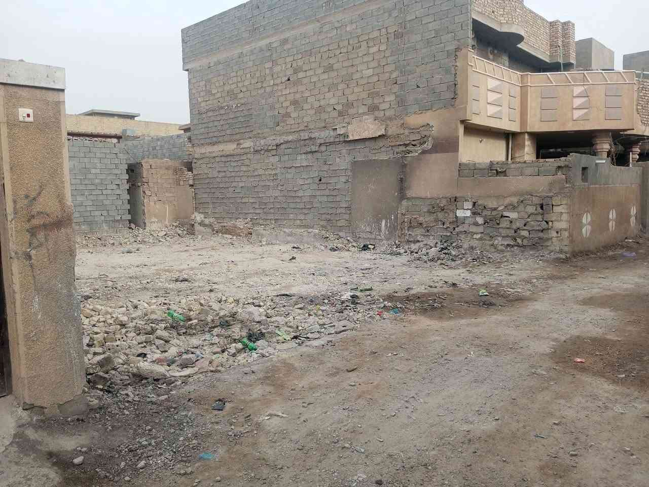 قطعة ارض للبيع المساحه 200ابيع منها نص مية متر 11مليون الجولان الثانيه قريبه على جامع نبي الله يونس ***********
