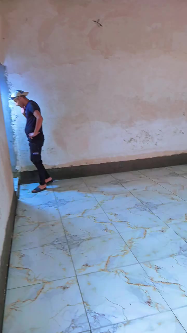 ***********
***********
خلفة تطبيگ سيراميك وبورسلين وكاشي وفرشي وترميم المنازل
